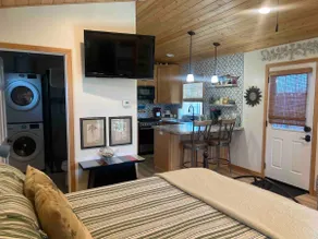 Central Coast Guest House - Private entrance - Image 2