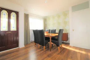 Spacious bungalow - private secure garden - sleeps up to 6 - Image 4