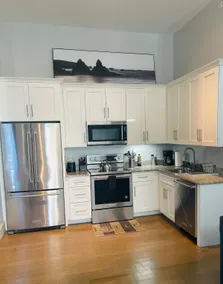 Renovated Exchange St. Loft with Free Parking - Image 2