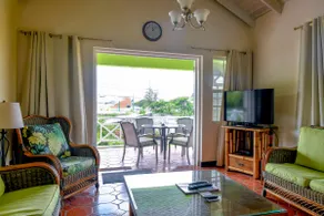 Three Bedroom 2 Bathroom Apt With Pool Near Beach. - Image 2
