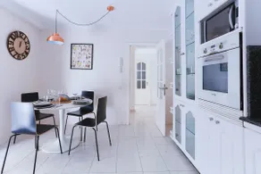 Townhouse with terrace and pool - Image 4