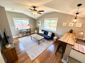 Carbon Neutral Guesthouse in Sunnyside - 1BR - Image 4