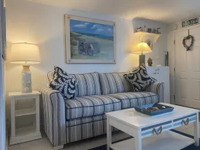 Cute beachfront condo with pool and 2 bedrooms! - Image 4