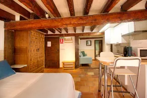 Cuencaloft Cozy Studio in Plaza Mayor Solla 2 - Image 5