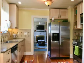 Charming Bungalow with A/C - Image 5