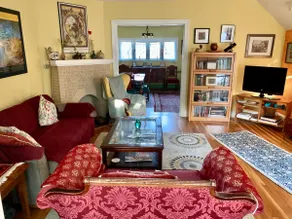 Comfy Artsy Rowhome 3bdrm + Office WIFI & Parking - Image 4