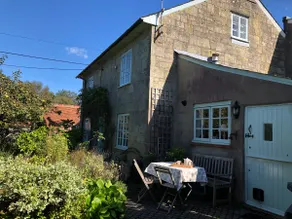 Charming Grade II listed cottage in Shaftesbury - Image 3