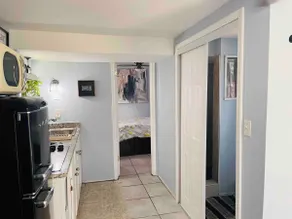 Small House - Image 3