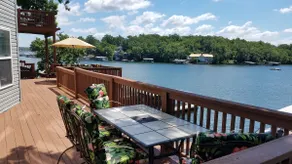 8MM!2 kitchens,2 levels,3 decks,2 docks!Sleeps 18! - Image 3