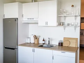 Ocean view middle suite | Modern & cozy - Image 4
