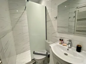 Oasis Garden Apartment - Image 3