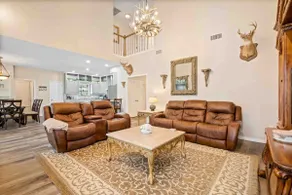 Charming Luxury Family Home - Image 5