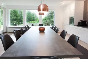 A beautiful and modern luxury villa - Image 2