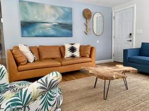 Stylish Cape house with central AC & private yard - Image 4