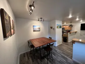 65” TV all rooms, pool table, Northern lights - Image 5