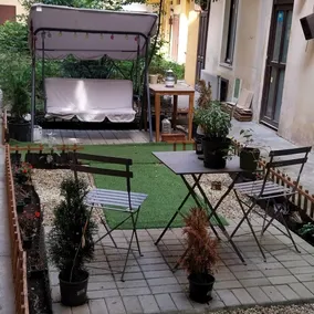 Apartment with a beautiful view of the park! It has A/C. - Image 4