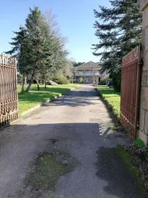 Chalet with pool and garage (near beaches) - Image 4