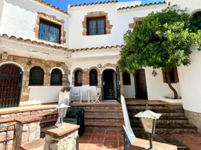 Mont-roig beachfront house - Image 5