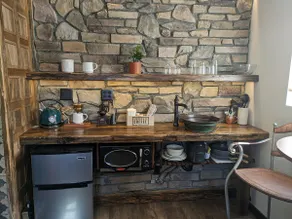 Lakeside Tiny House - Image 5
