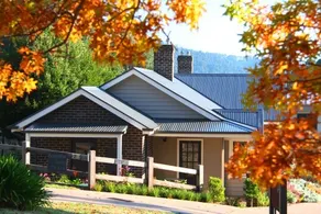 Spring Cottage at Marysville Garden Cottages - Image 2