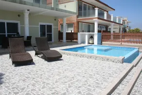 Luxury Beachfront condo – Villa Nautica - Image 2