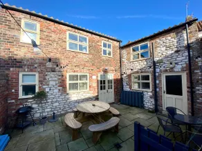 Flamborough Rock House & Cottage - village centre location - sleeps 12 - Image 2