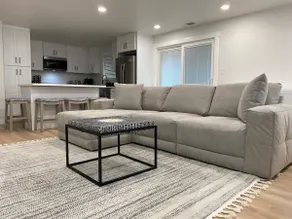 Modern Living on 5th St 2B/2.5B - Image 4