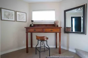 Gorgeous Lake Front Home, Central Location - Image 3