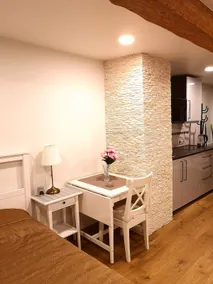 Big bee residence - Image 2