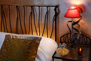 B&B with private jacuzzi and pool near Avignon - Image 5