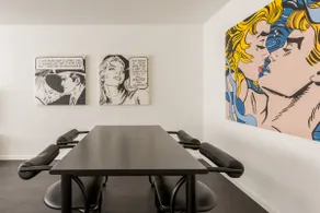 Modern pop-art apartment with parking - Image 4