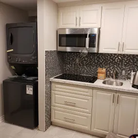 Castlemore Luxury2BR+2Bath/Pearson Airport/Parking - Image 3