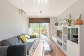Bright modern flat at beach, sea view deck - Image 2