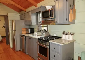 Fabulous Cabin Near Falls, Hiking, and Fly-Fishing - Image 4