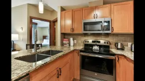 Falcon Crest Lodge 1BR 1Pullout Kitchen Hot Tub - Image 3