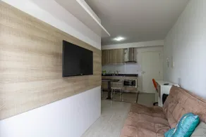 Studio in front of the Estação shopping mall - Image 3