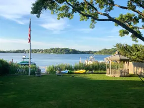 Spacious Waterfront Home ~ Best Sunsets - Image 4