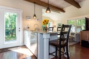 The Bird House: Serene cottage close to everything - Image 2
