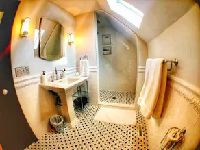 Dawson's Remise Luxury Accommodation - Image 5