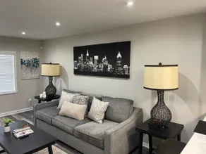 *IN THE CITY!* Modern Downtown Apt - Image 3