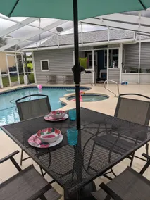 Pool, short drive to Flagler Ave and Canal St. - Image 4