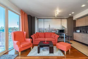 Panoramic city centre apartment by Polo Apartments - Image 2