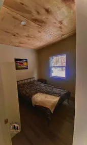 Howells' Hideaway Cabin One - Image 4