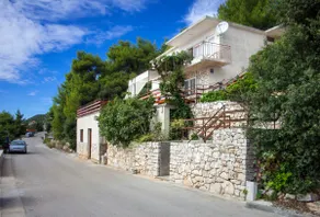 House KATA * free bikes, kayak & sup* - Image 2