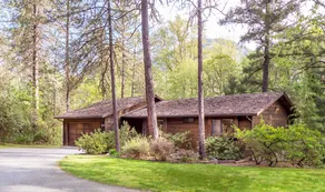 3BD House on the Rogue River - Image 2