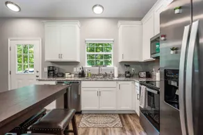 Cozy House in the Woods - 25 minutes from downtown - Image 5