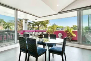 Modern Urban Penthouse: Art, Comfort, Car Parking - Image 5