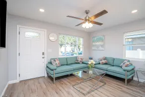 House #A Short Walking Distance To Gaylord Resorts - Image 3