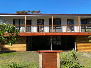 Island Family Home - Image 3
