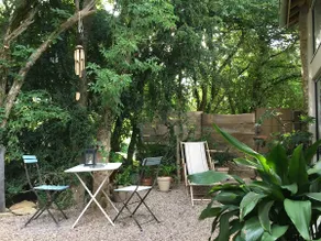 Green cocoon for a romantic getaway - Image 3
